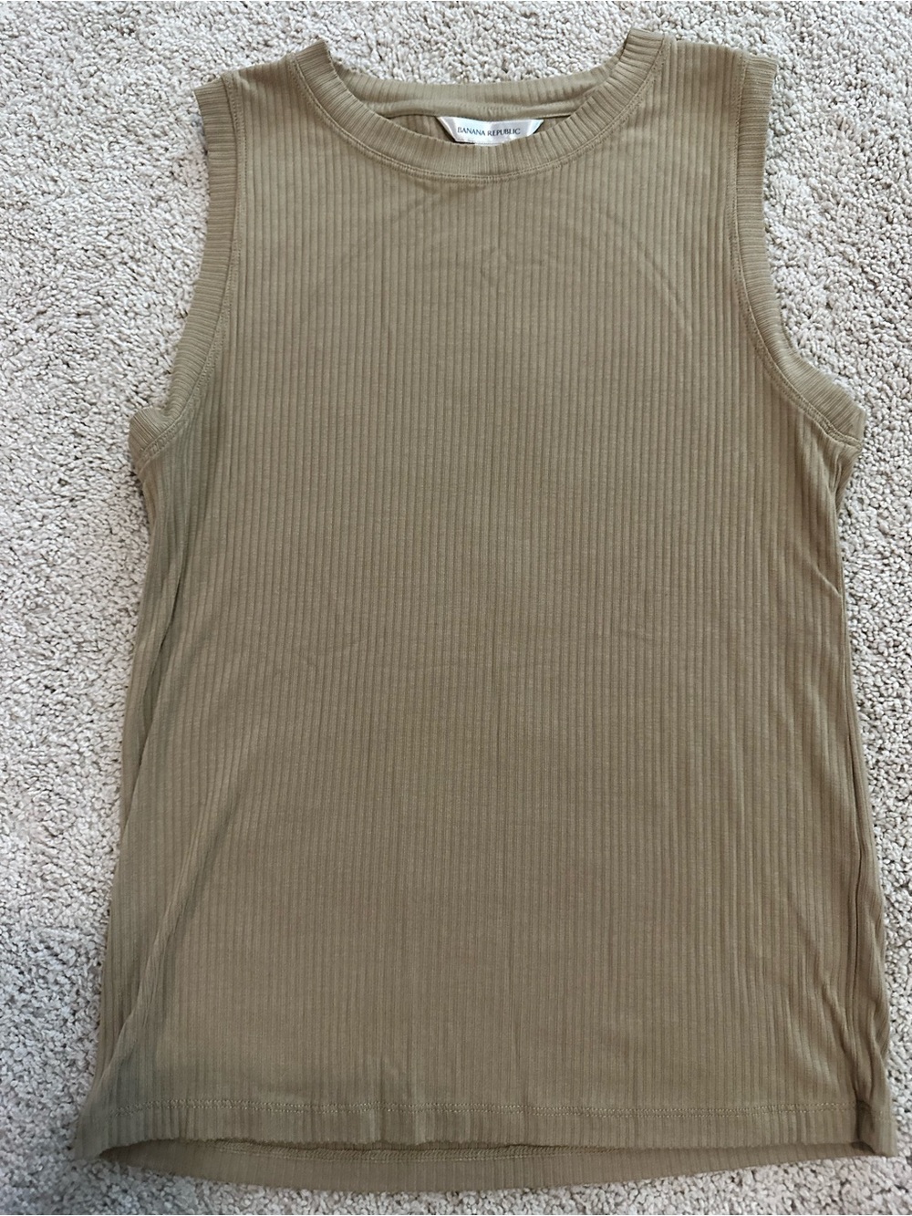 Banana Republic Ribbed Sleeveless Tank in Olive
